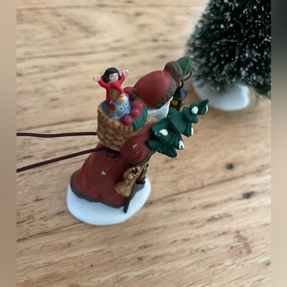 Department 56 Father Christmas’ Journey Dickens village and bottle brush trees - Picture 6 of 9